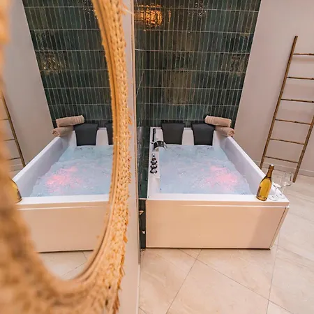 Balnéo Des Sacres-reims-centre * Reims