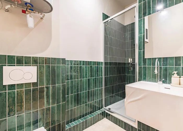 Balneo Des Sacres-reims-centre Apartment